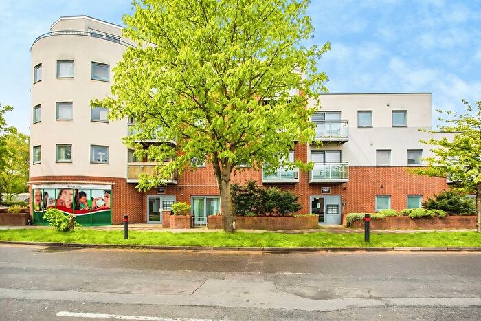 2 Bedroom Flat For Sale In Kenton Road, Harrow, HA3