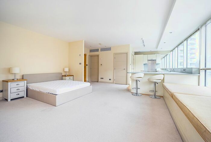 Studio To Rent In Grosvenor Road, London, SW1V