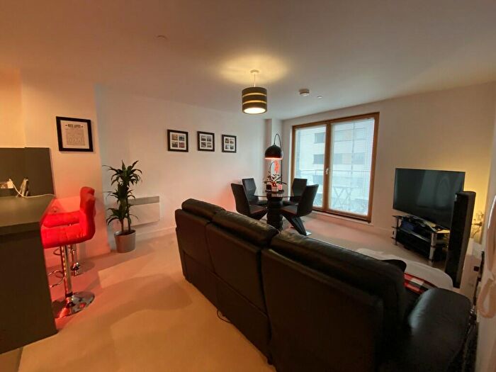 2 Bedroom Apartment To Rent In Cypress Place, Green Quarter, M4