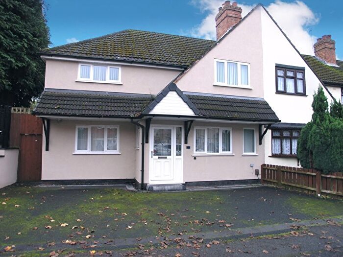 3 Bedroom Semi-Detached House To Rent In Foster Avenue, Bilston, WV14
