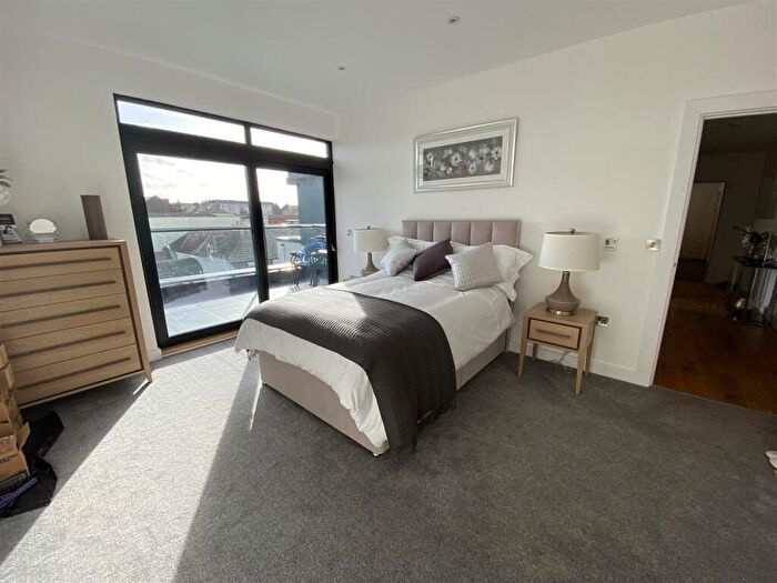 3 Bedroom Flat To Rent In Bun Penny Apartments - Ref, CT6