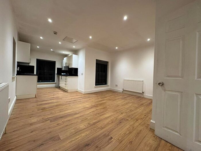 2 Bedroom Apartment To Rent In Limes Place, Faversham, ME13