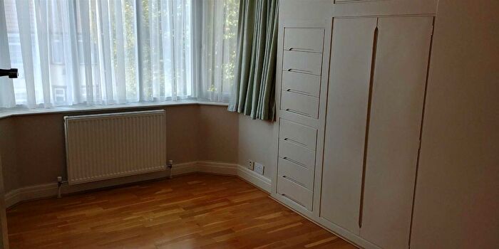 3 Bedroom End Terrace House To Rent In Westbury Avenue, Southall, UB1