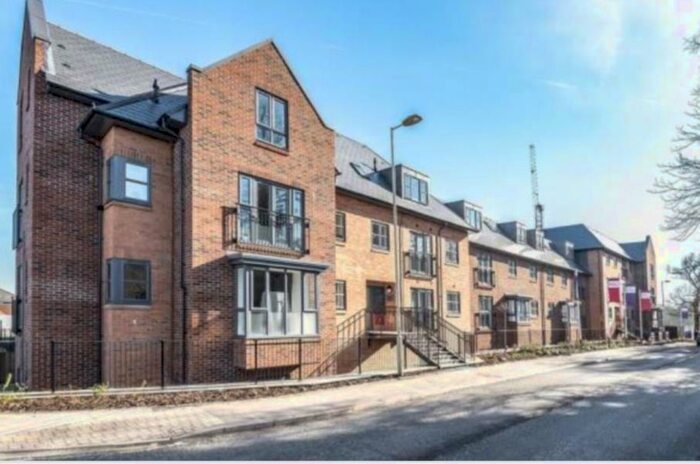 3 Bedroom Apartment To Rent In Hook, RG27