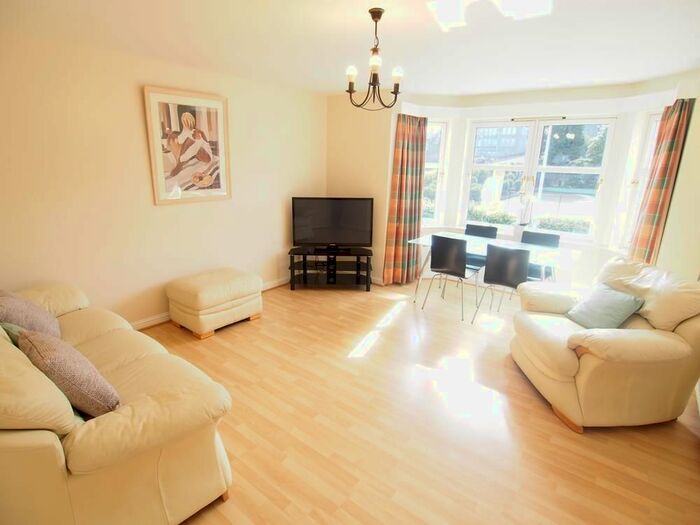 2 Bedroom Flat To Rent In Albury Mansions, First Floor, AB11