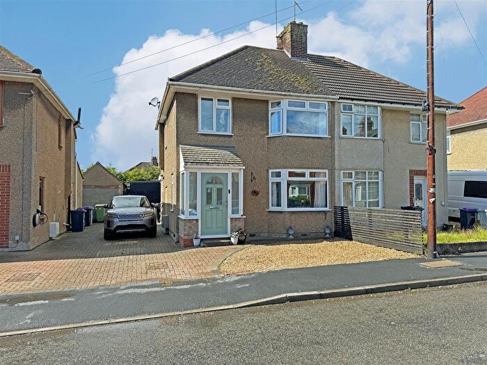 3 Bedroom Semi-Detached House For Sale In Doughty Street, Stamford, PE9