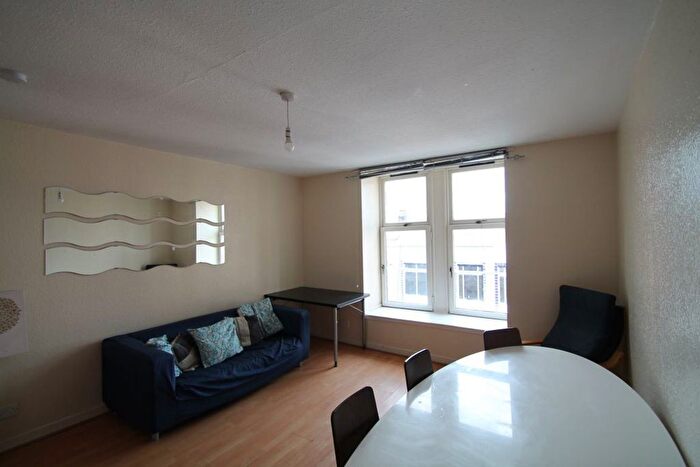 3 Bedroom Flat To Rent In Seagate, Dundee, DD1