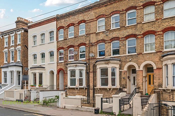 1 Bedroom Apartment For Sale In Gipsy Road, London, SE27