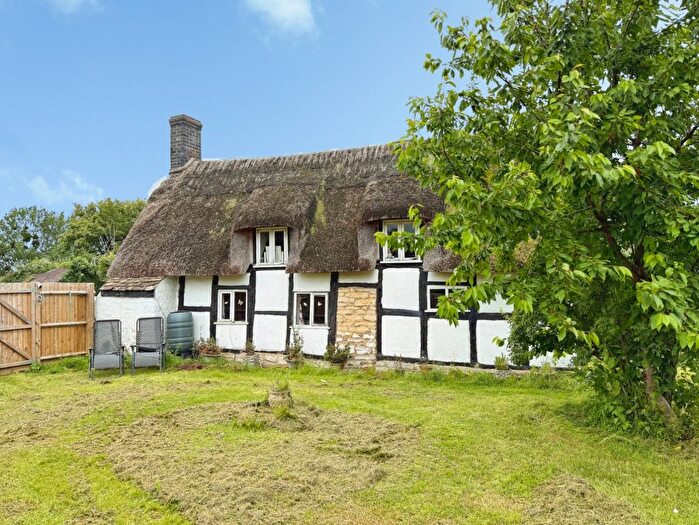 3 Bedroom Detached House For Sale In Haresfield, Stonehouse, GL10