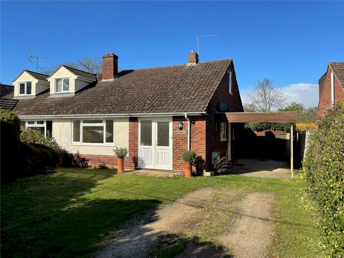 2 Bedroom Bungalow To Rent In Gravel Road, Binfield Heath, Henley-on-Thames, Oxfordshire, RG9