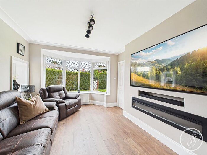 4 Bedroom Detached House For Sale In Selby Road, Leeds, LS15