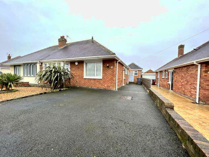 2 Bedroom Bungalow To Rent In Woodridge Avenue, Thornton-cleveleys, FY5