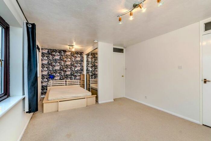 Studio To Rent In Jasmine Close, Northwood, HA6