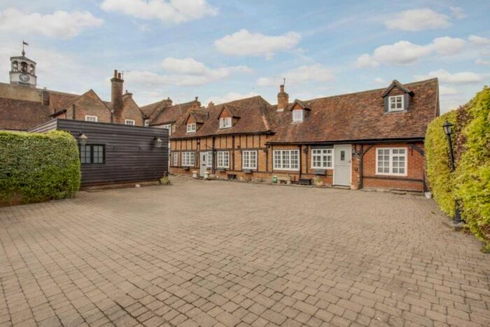 4 Bedroom Semi-Detached House To Rent In Church Street, Amersham, Buckinghamshire, HP7