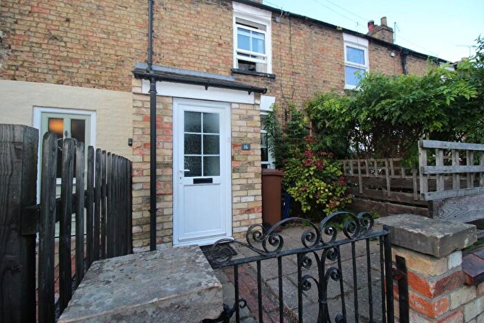 2 Bedroom Cottage To Rent In Church Lane, Lincoln, Lincolnshire, LN2