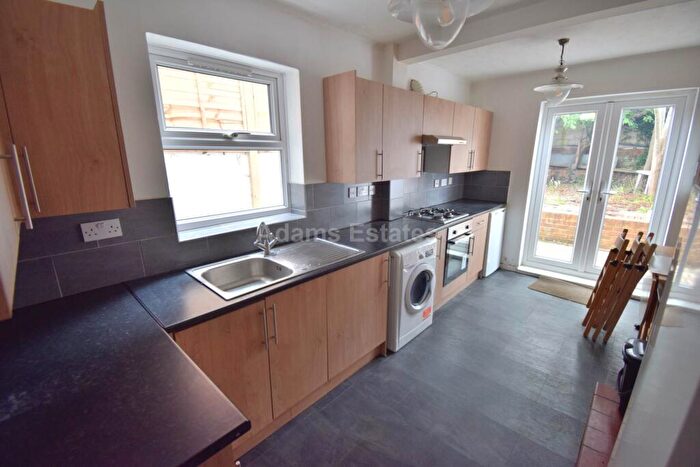 5 Bedroom Terraced House To Rent In Grange Avenue, Reading, RG6