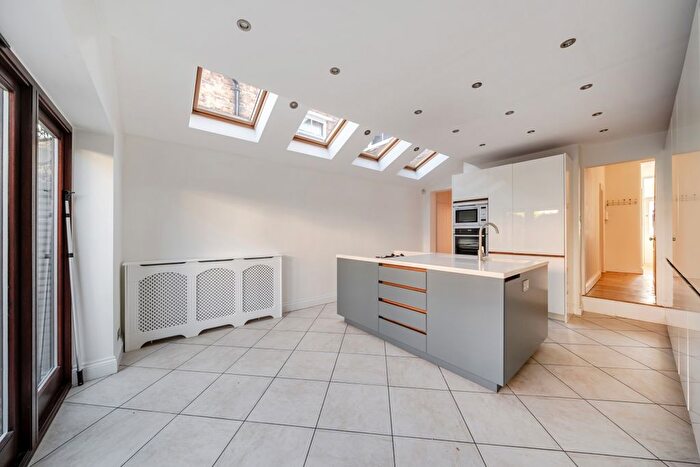 4 Bedroom Terraced House To Rent In Devereux Road, Windsor, SL4