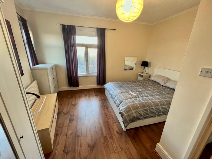 1 Bedroom Property To Rent In Room, Power Street, NP20