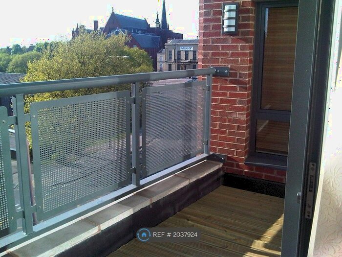 2 Bedroom Flat To Rent In Moss Street, Liverpool, L6