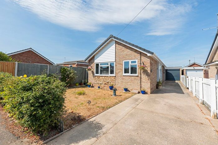 3 Bedroom Detached Bungalow For Sale In Brooke Avenue, Caister-On-Sea, Great Yarmouth, NR30