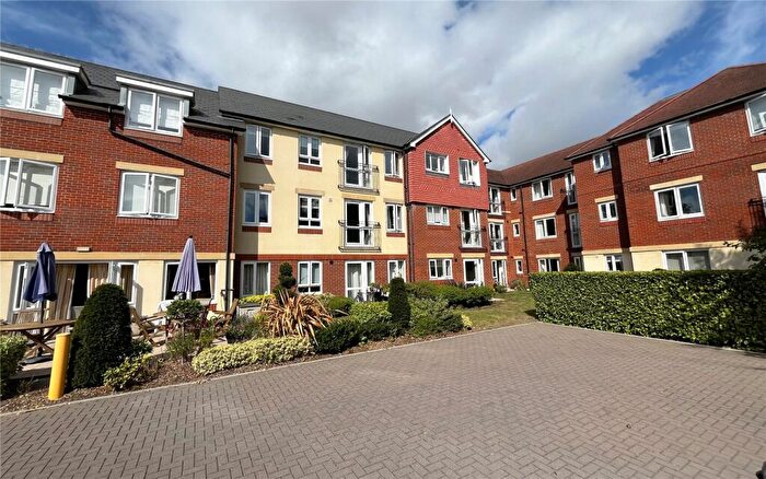 1 Bedroom Apartment For Sale In Stuart Road, Highcliffe, Christchurch, Dorset, BH23