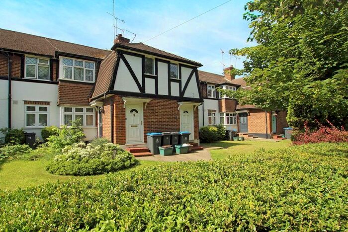 2 Bedroom Flat To Rent In Tudor Drive, Kingston Upon Thames, KT2