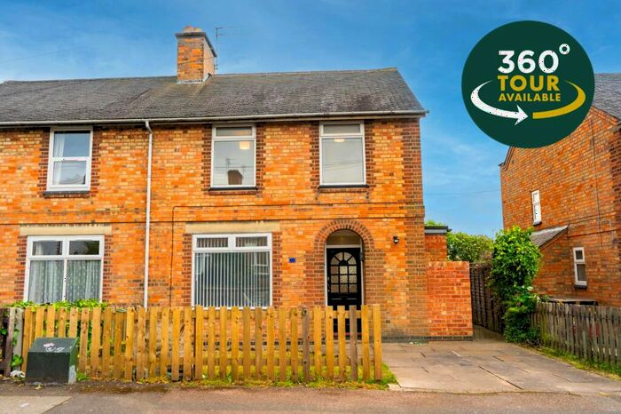 3 Bedroom Semi-Detached House To Rent In Heather Road, Knighton Fields, Leicester, LE2
