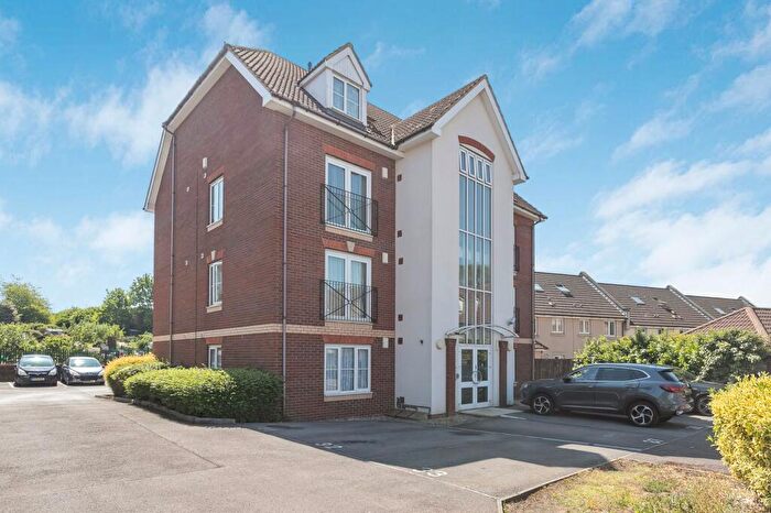 2 Bedroom Flat For Sale In Parade Court, Bristol, BS5