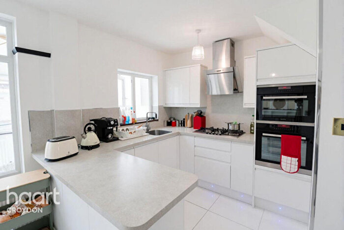 4 Bedroom Terraced House To Rent In Warlingham Road, Thornton Heath, CR7