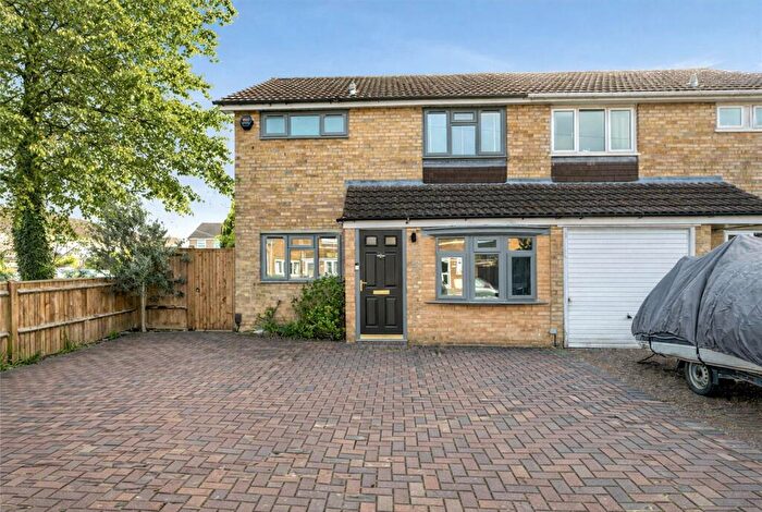 3 Bedroom Semi Detached House For Sale In Winston Close, Eastleigh, Hampshire, SO50