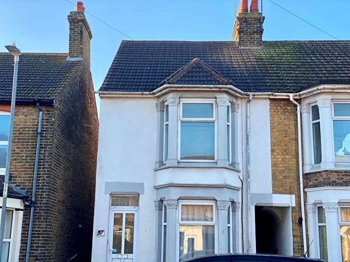3 Bedroom House To Rent In Tonge Road, Sittingbourne, ME10