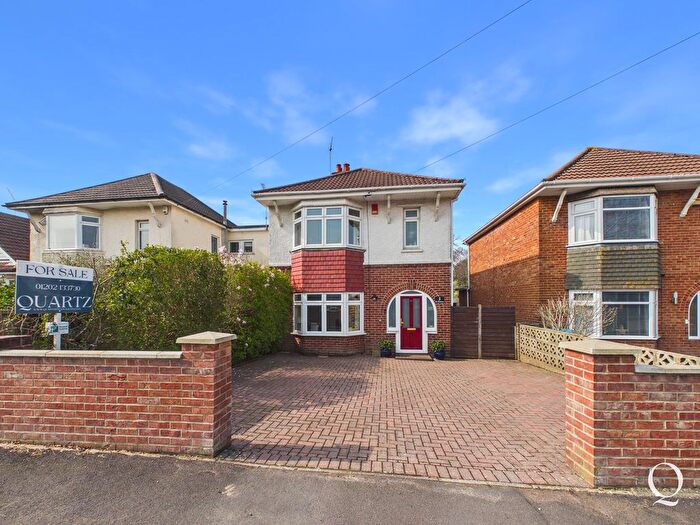 3 Bedroom Detached House For Sale In Enfield Avenue, Oakdale, BH15