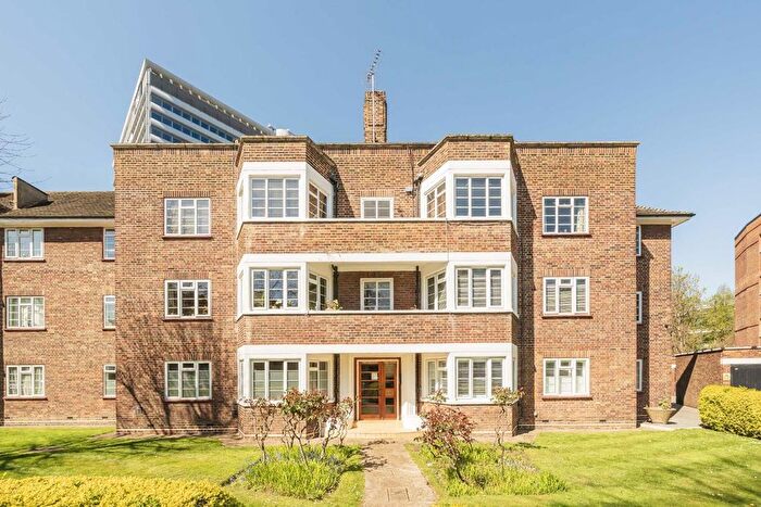 2 Bedroom Flat For Sale In Grange Road, Chiswick, W4