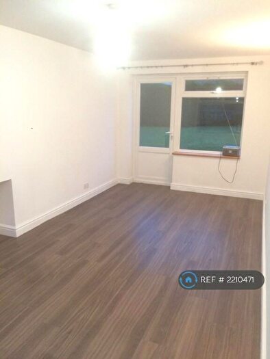 2 Bedroom Semi-Detached House To Rent In Windlesham Road, Bracknell, RG42