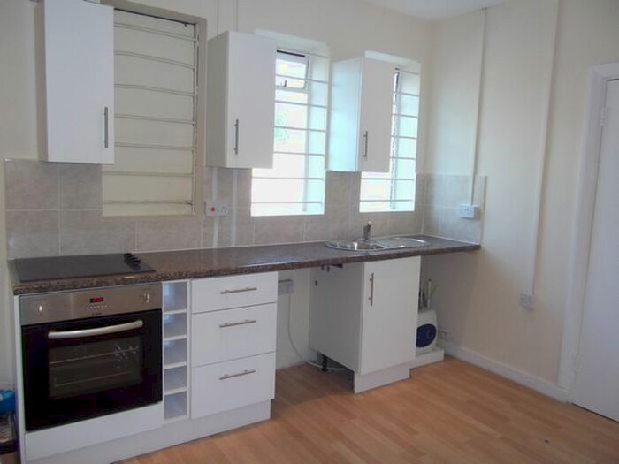 2 Bedroom Flat To Rent In Clifton Rise, New Cross, London, SE14