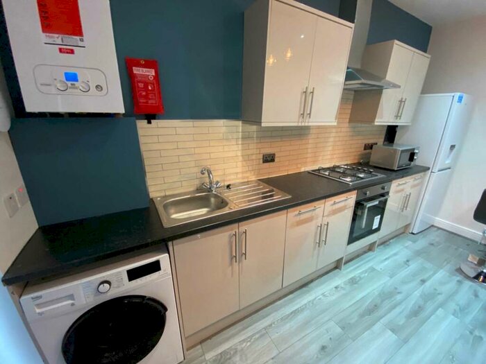 2 Bedroom Terraced House To Rent In Keswick Grove, Salford, M6