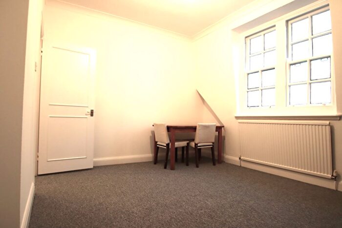 3 Bedroom Flat To Rent In Fore Street, London, N9