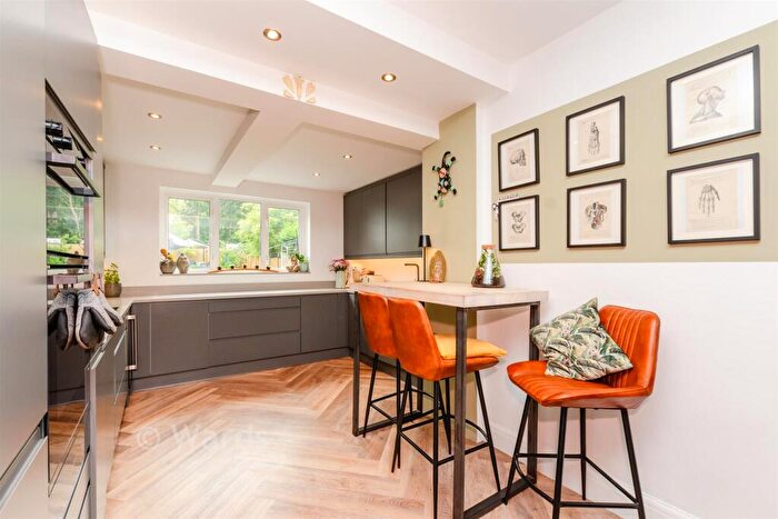 4 Bedroom Semi Detached House For Sale In Maidstone Road, Chatham, Kent, ME4