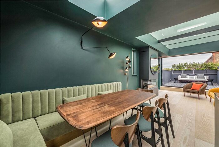 2 Bedroom Apartment To Rent In Gilston Road, London, SW10