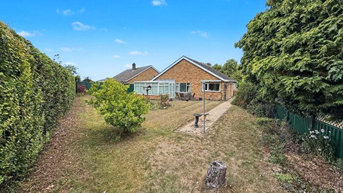 2 Bedroom Detached Bungalow For Sale In The Rise, Navenby, Lincoln, LN5