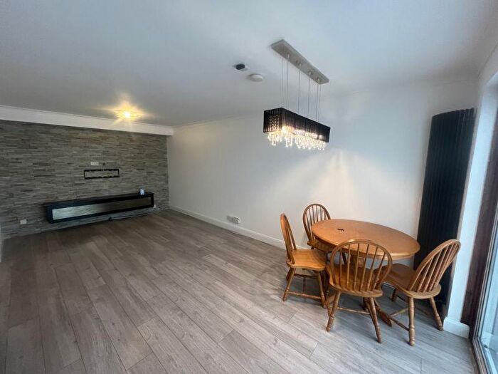 4 Bedroom Terraced House To Rent In Cobb Close, Slough, SL3