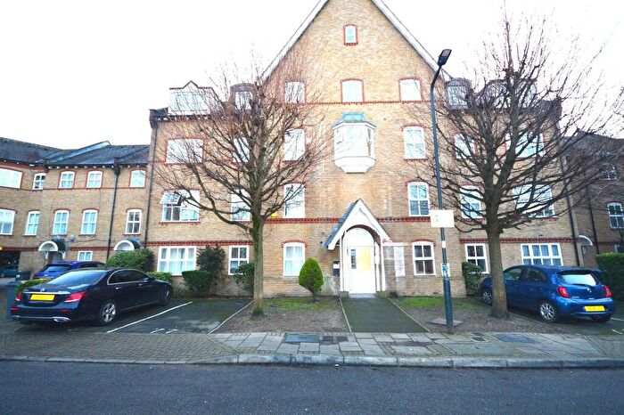 2 Bedroom Apartment For Sale In Chamberlayne Avenue, Wembley, HA9