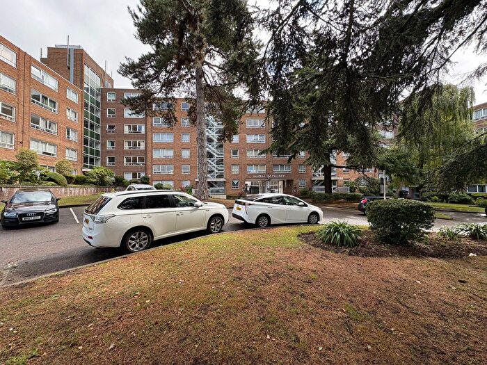 2 Bedroom Flat For Sale In Station Road, London, NW4