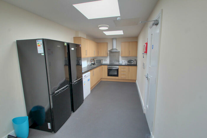 6 Bedroom Apartment To Rent In London Road, Leicester, LE2