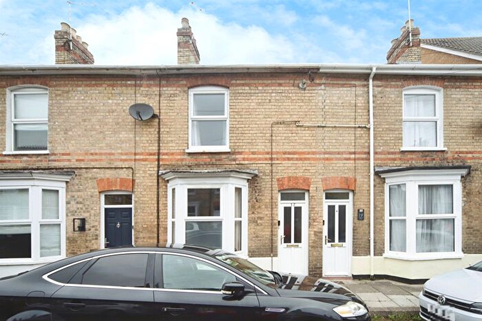 2 Bedroom Terraced House For Sale In Wilfred Road, Taunton, TA1