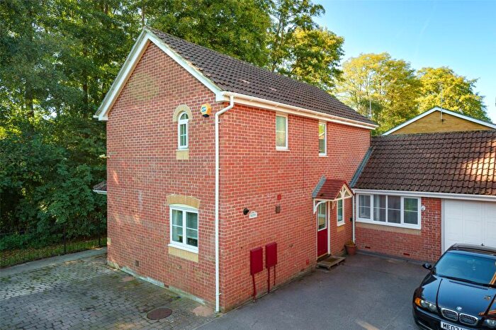 3 Bedroom Detached House For Sale In Hollerith Rise, Bracknell, Berkshire, RG12