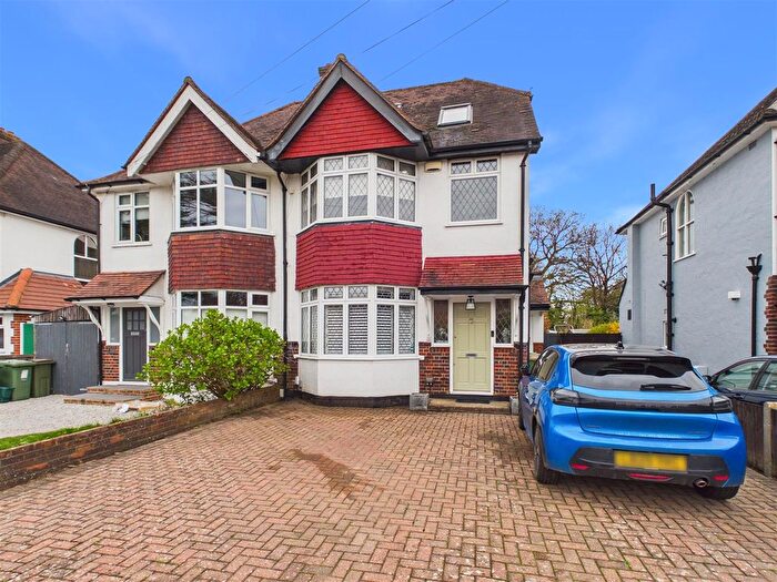 4 Bedroom Semi-Detached House For Sale In New Road, West Molesey, KT8