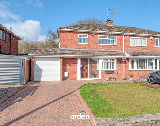 3 Bedroom Semi Detached House For Sale In Pinewood Close, Rednal, B45