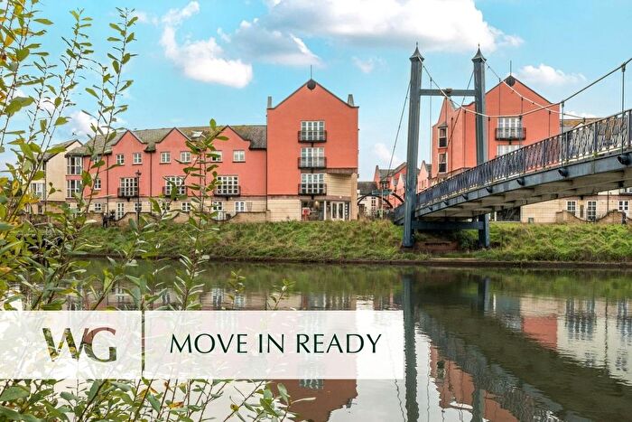 2 Bedroom Flat For Sale In Haven Bank, Exeter, EX2