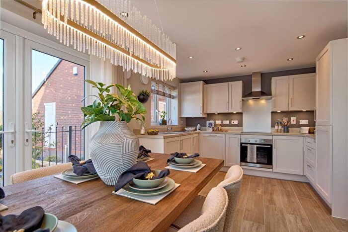 4 Bedroom Semi-Detached House For Sale In Stallings Lane, Kingswinford, DY6